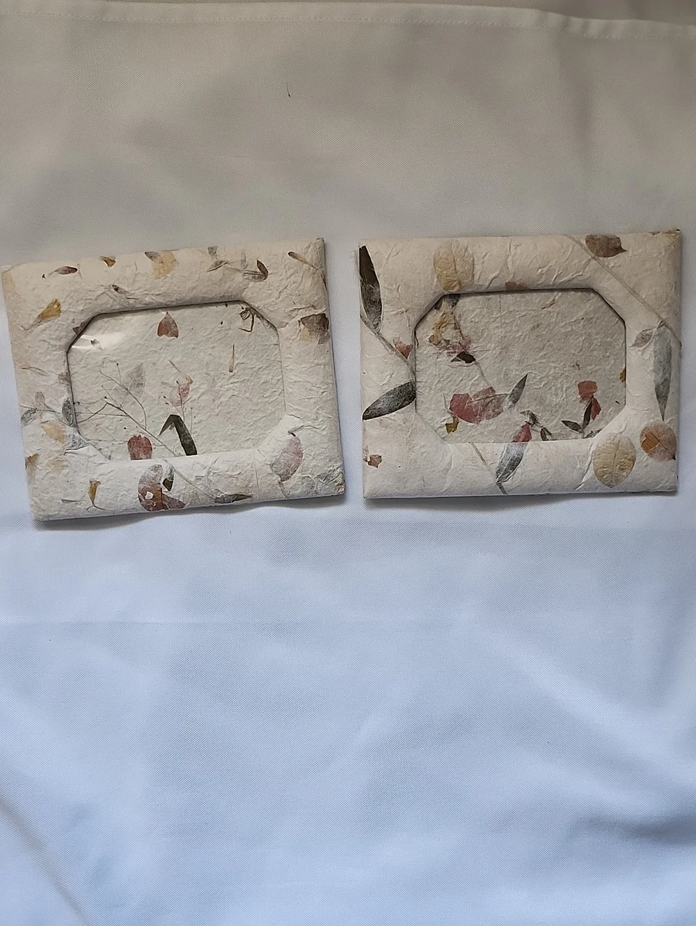 Natural Pulp Paper Picture Frame with Dried Floral Accents - Cream